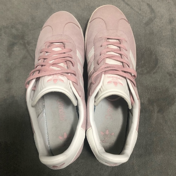 Womens pink adidas trainers - Picture 3 of 5